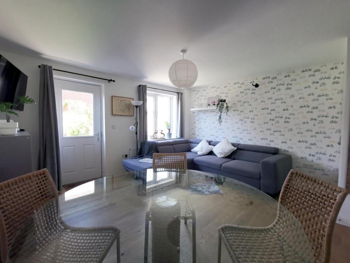 2 Bedroom House With Free Parking Lyme Regis Ngoại thất bức ảnh